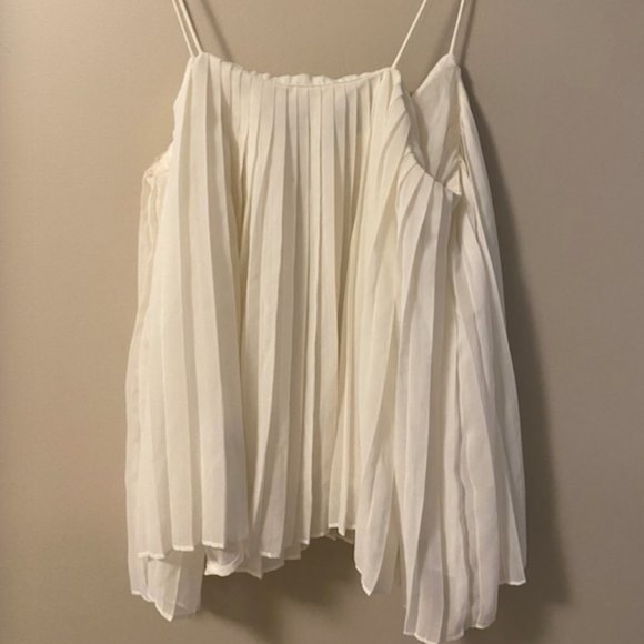 Abercrombie White Pleated Flounce Top Size Small - Picture 2 of 2
